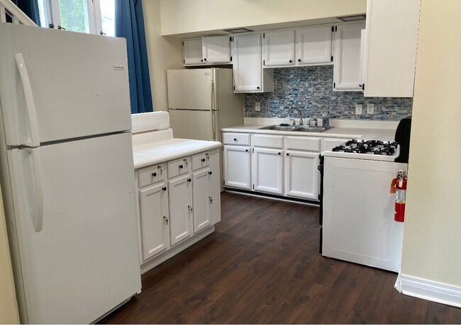 Cocina - 212 E South St