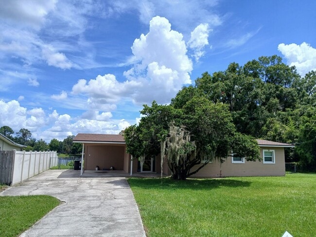 Building Photo - 711 Tropical Ave