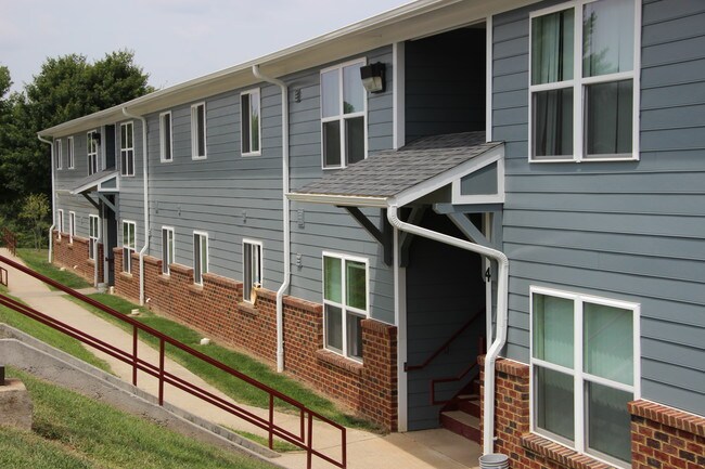 Photo - Laurel Woods Apartments