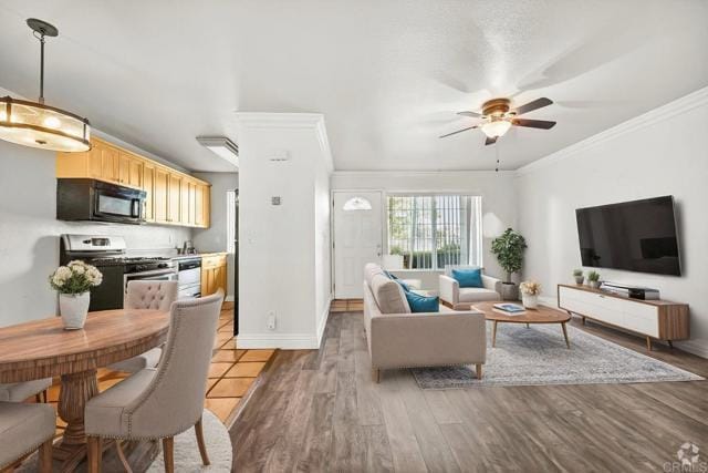 Building Photo - 4775 Seminole Dr Unit 105 Rental