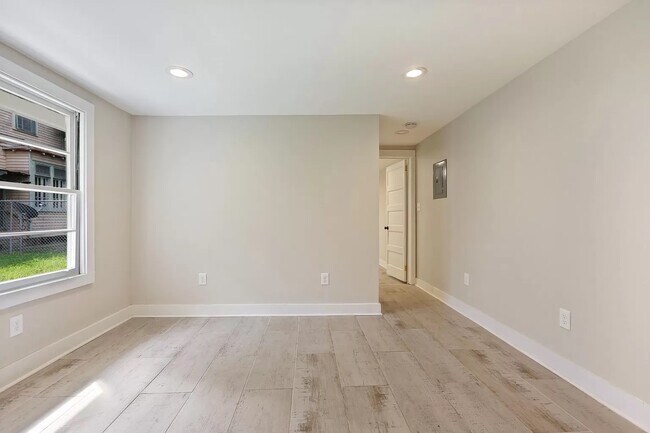 Photo - Constantinople Unit mother in law