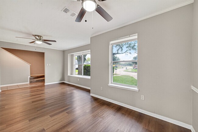 Photo - 519 Asheboro Dr