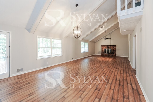 Photo - Welcome home to this 4 bedroom, 2 bathroom home