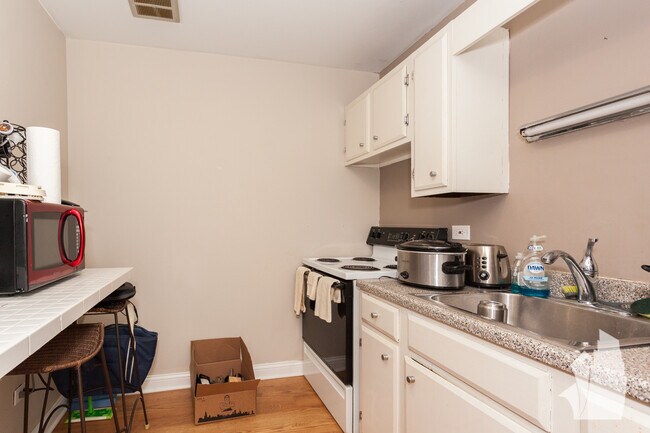 Photo - 607 W Wrightwood Ave Unit 305