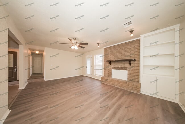 Photo - 10205 Glascow Dr