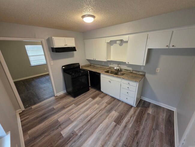 Photo - 9110 Woodford Dr