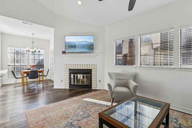 Photo - 3001 Cedar St Unit 313