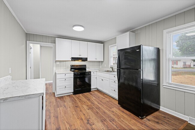 Photo - 201 Cecil Dr