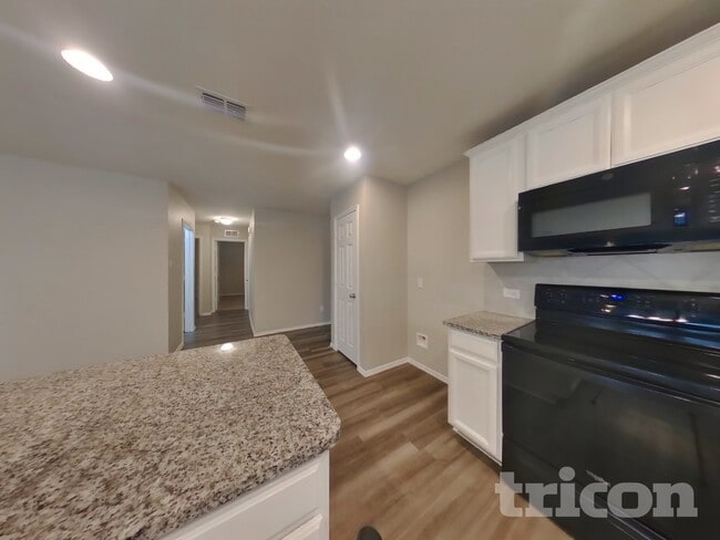 Photo - 1023 Spofford Dr