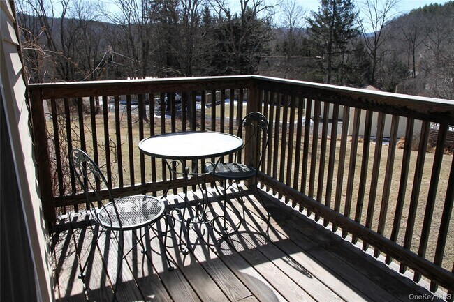 Photo - 11 John Taylor Dr Unit A