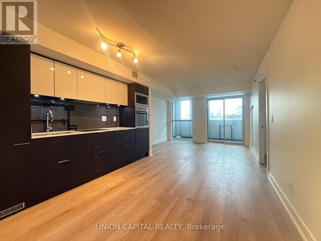 Photo - 318 Richmond St W Unité 701