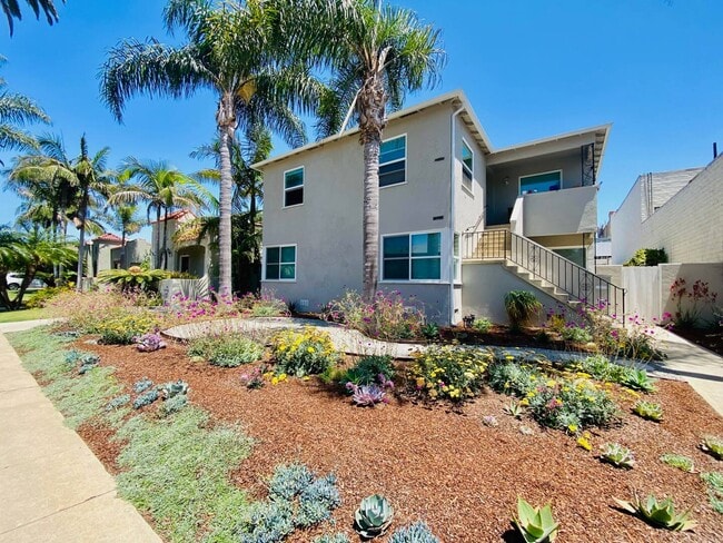 Building Photo - 230 Mira Mar Ave Unit A