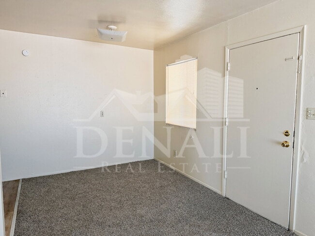 1211 W Apache Trail Unidad N