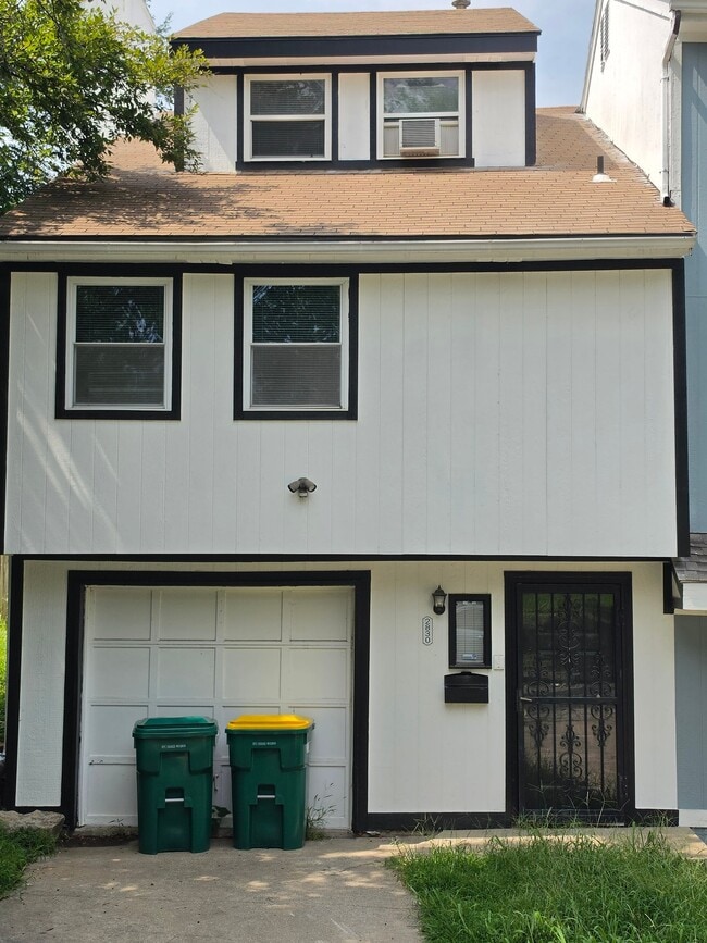 Photo - 2830 Eaton St