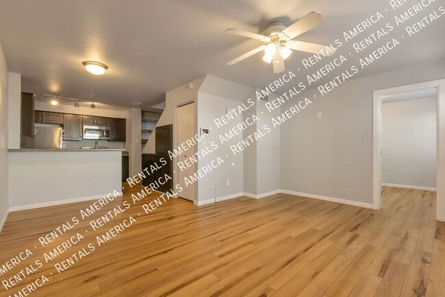 Photo - 2301 E University Dr