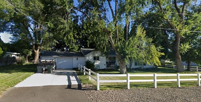 Building Photo - 407 K Ave Rental