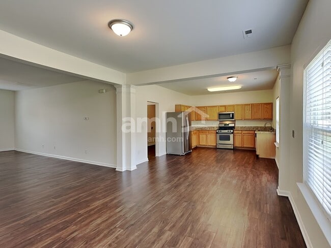 Photo - 104 Thorsen Dr