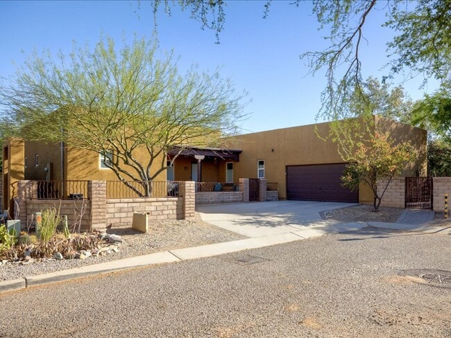 10570 E Eleanor Maldonado Pl