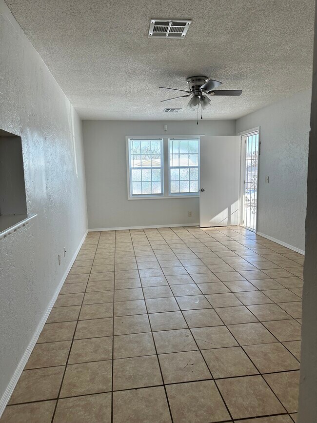 Photo - 6321 Johnnie Terrace