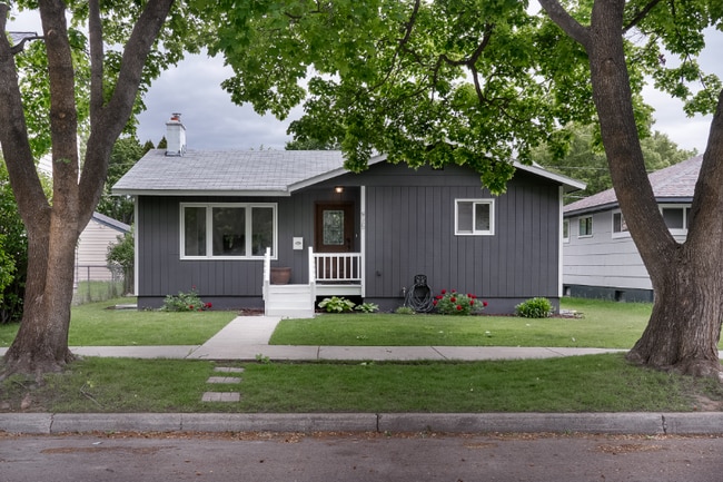 Building Photo - 925 3rd Ave W Rental