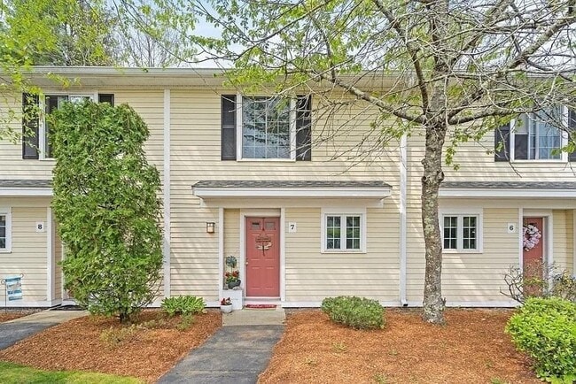 Photo - 10 Janet Rd Townhome