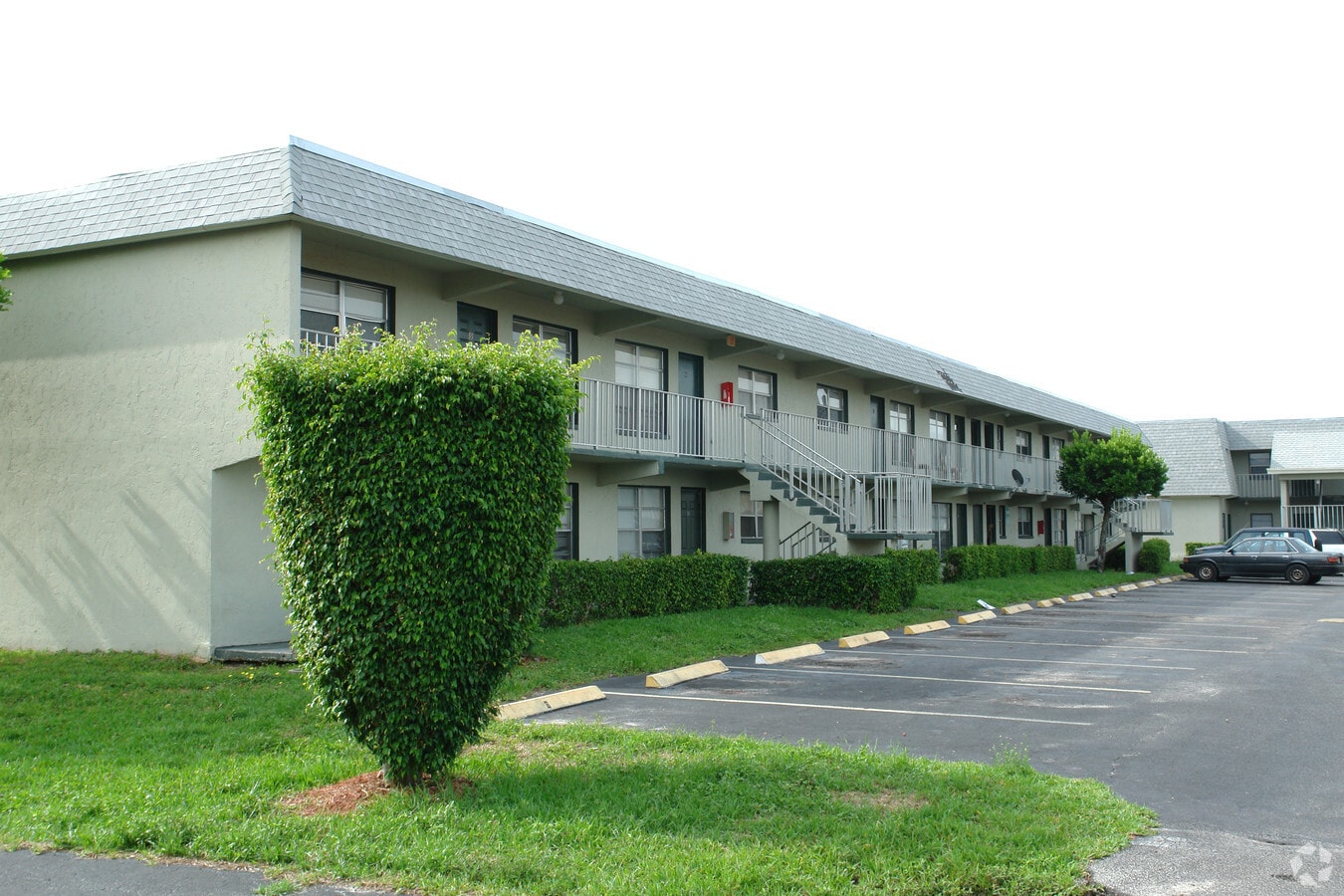 Photo - Humani Court