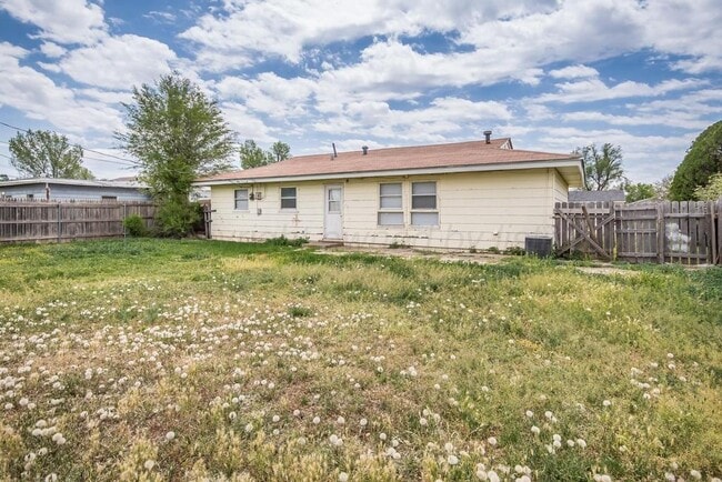 Photo - 1124 Juniper Dr