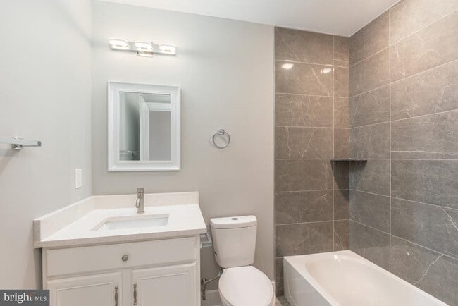 Photo - 2729 W Glenwood Ave Unit 1