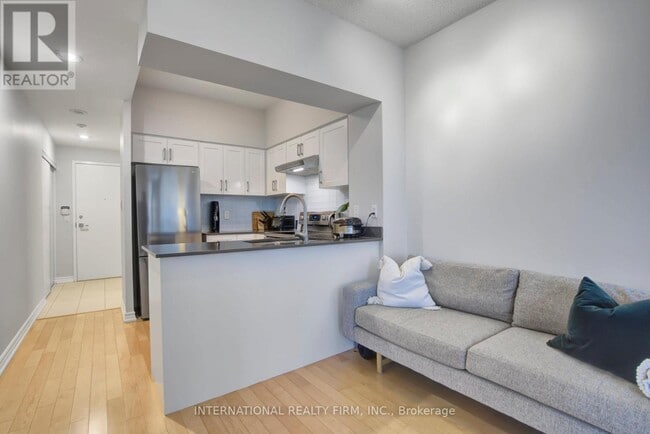 Photo - 230 Queens Quay W Unité 1617