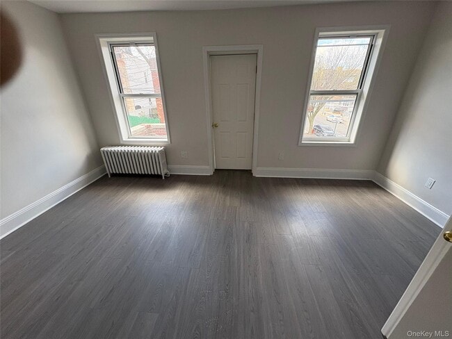 Photo - 675 E 230th St