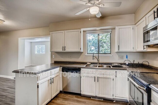 Photo - 172 S Cody St