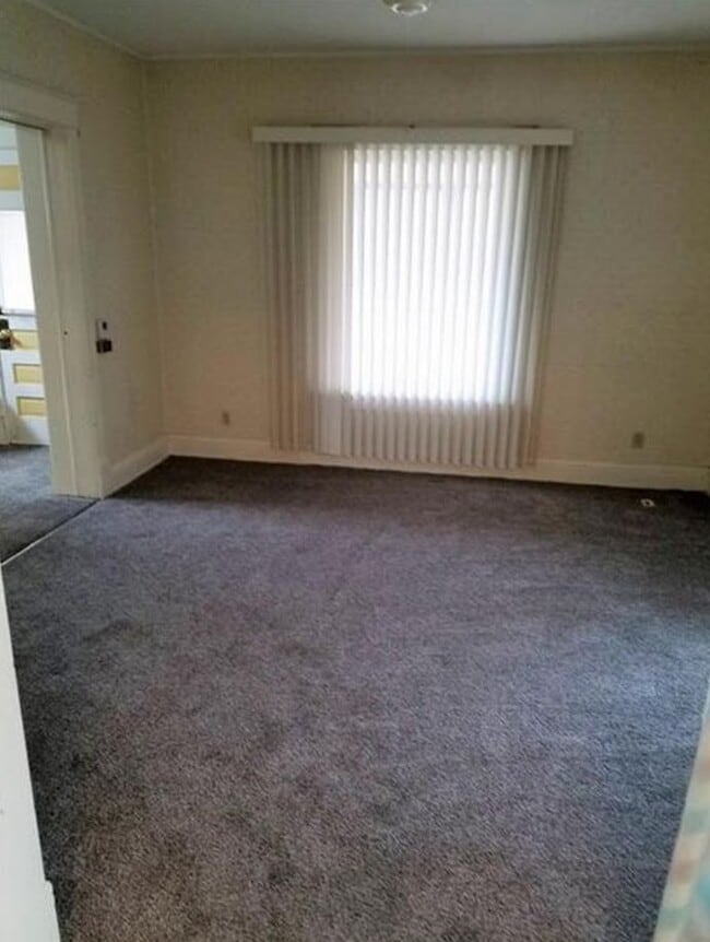 Photo - 432 Riehl St