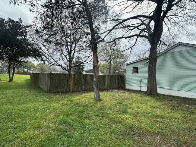 Photo - 416 Illinois St