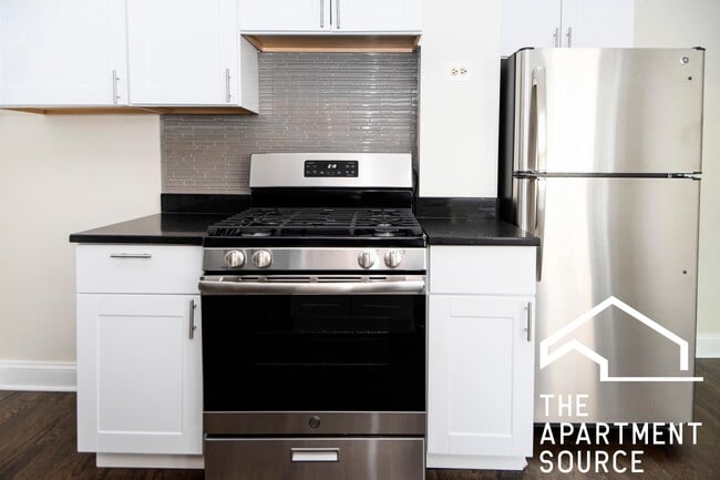 Photo - 3825 N Greenview Ave Unit 2E