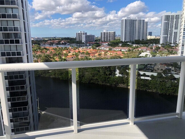 Photo - 20515 E Country Club Dr Unit 1448