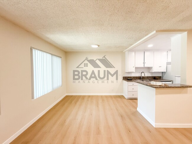Photo - 6041 Whitsett Ave Unidad 103