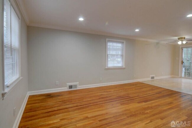 Photo - 101 MacArthur Dr