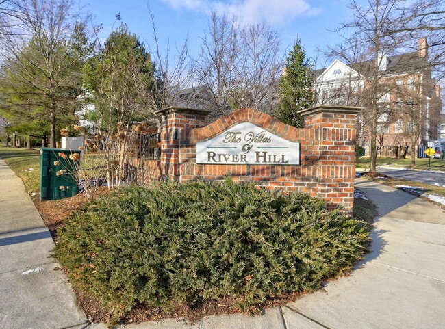 Building Photo - 2BD/2BA Fabulous River Hill Condo Unit 404
