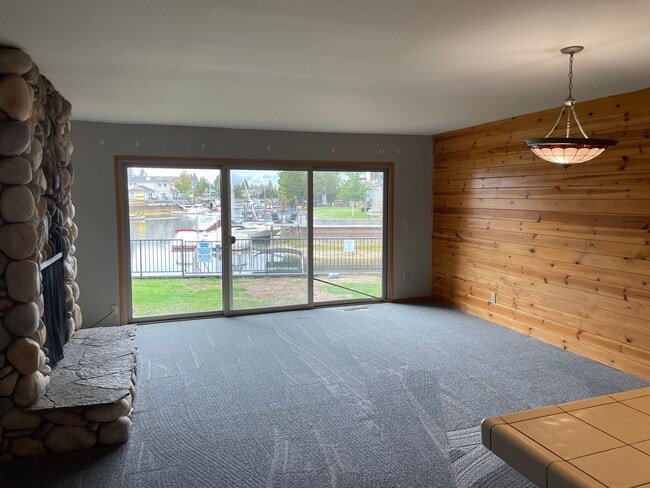 Photo - 552 Christie Dr