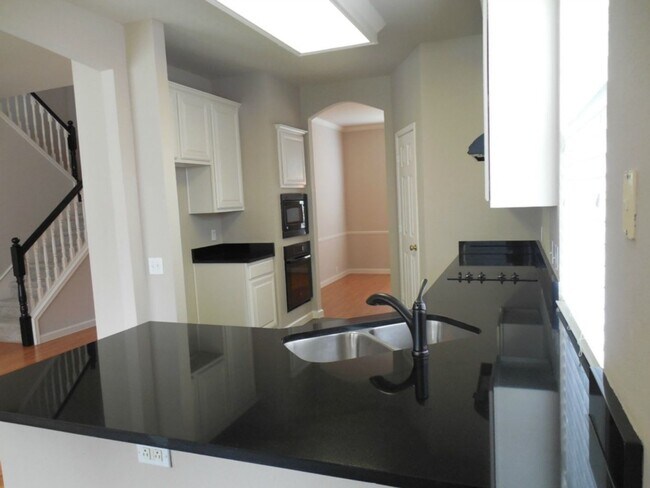 Photo - 2709 Dunbar Dr