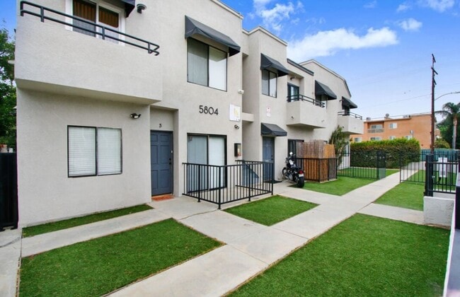 5804 Woodman