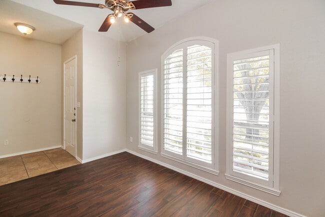 Photo - 1909 Canyon Ridge St