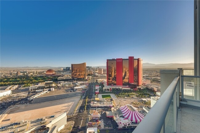 Building Photo - 2700 S Las Vegas Blvd Unit 4305