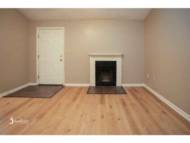 Photo - Lakewood Apartments: Premium location