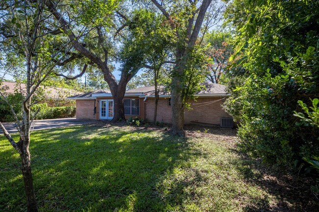 Photo - 10310 Willowgrove Dr