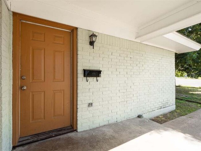 Photo - 404 Carter Dr