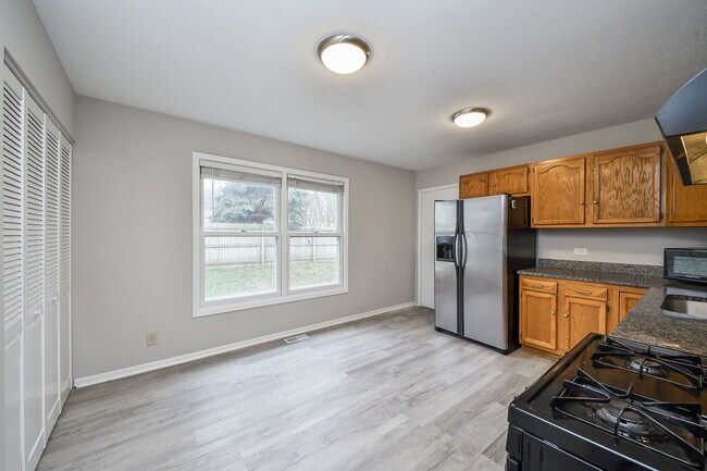 Photo - 94 W Elm Ave