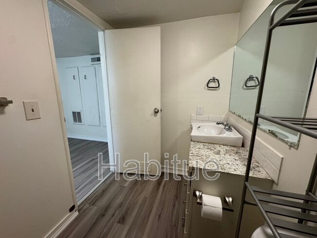 Photo - 1110 N 8th St