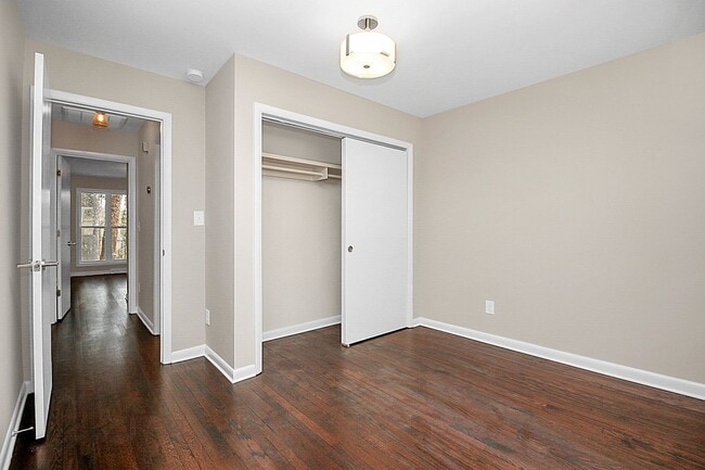 Building Photo - Modern NoDa Duplex Available Today!