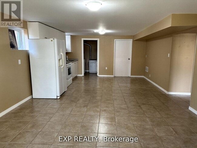 Photo - 91 Sun King Crescent